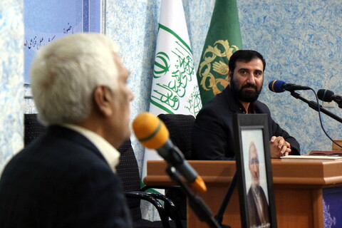 بزم انس شاعران و مداحان آیینی