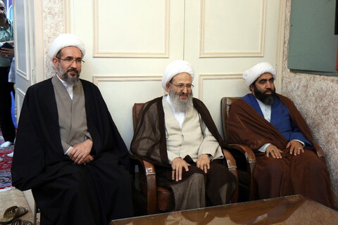 بزم انس شاعران و مداحان آیینی