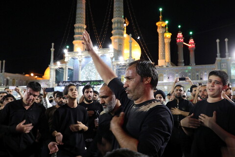 تصاویر/ حال و هوای حرم حضرت معصومه (س) در شب شهادت امام محمد باقر(ع)