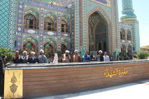 تصاویر / تجدید میثاق مدیریت ومعاونین مرکز مدیریت حوزه علمیه استان قزوین با امام خمینی (ره) وشهدا