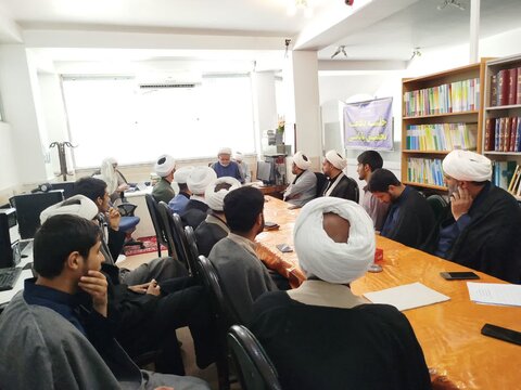 تصاویر/ نشست ویژه سالگرد ارتحال امام خمینی(ره) در آران و بیدگل