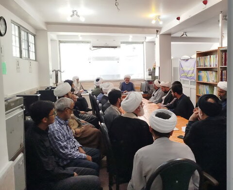 تصاویر/ نشست ویژه سالگرد ارتحال امام خمینی(ره) در آران و بیدگل