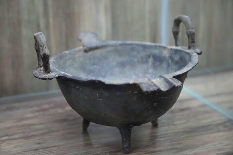 تصاویر| بازدید رئیس اداره موزه‌های میراث فرهنگی فارس از موزه آستان مقدس سیدعلاالدین حسین(ع)