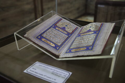 تصاویر| بازدید رئیس اداره موزه‌های میراث فرهنگی فارس از موزه آستان مقدس سیدعلاالدین حسین(ع)