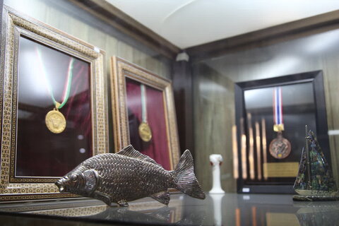 تصاویر| بازدید رئیس اداره موزه‌های میراث فرهنگی فارس از موزه آستان مقدس سیدعلاالدین حسین(ع)