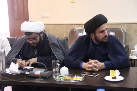 تصاویر / نشست مسئول مرکز راهبری جذب حوزه های علمیه کشور با مدیران وطلاب جهادی مدارس علمیه استان قزوین