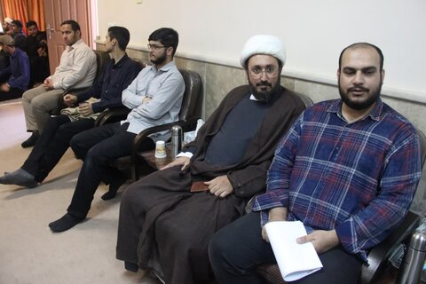 تصاویر / نشست مسئول مرکز راهبری جذب حوزه های علمیه کشور با مدیران وطلاب جهادی مدارس علمیه استان قزوین