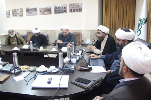 تصاویر / نشست مسئول مرکز راهبری جذب حوزه های علمیه کشور با مدیران وطلاب جهادی مدارس علمیه استان قزوین