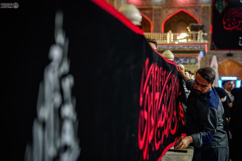 لافتات الحزن ترسم لوحة العزاء في العتبة العلوية بمناسبة ذكرى شهادة الإمام الباقر (عليه السلام)