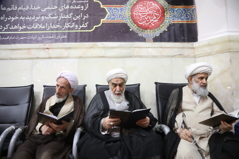 تصاویر / مراسم سالگرد ارتحال امام خمینی (ره) از سوی مقام معظم رهبری در قم