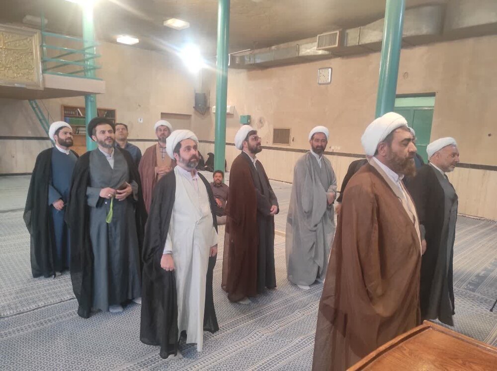 فیلم | حضور مدیر و معاونین مرکز مدیریت حوزه علمیه استان  قزوین در حسینیه جماران