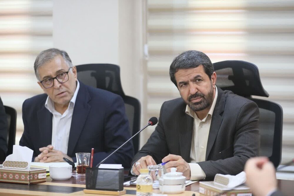 رئیس ستاد اجرایی فرمان امام (ره)،