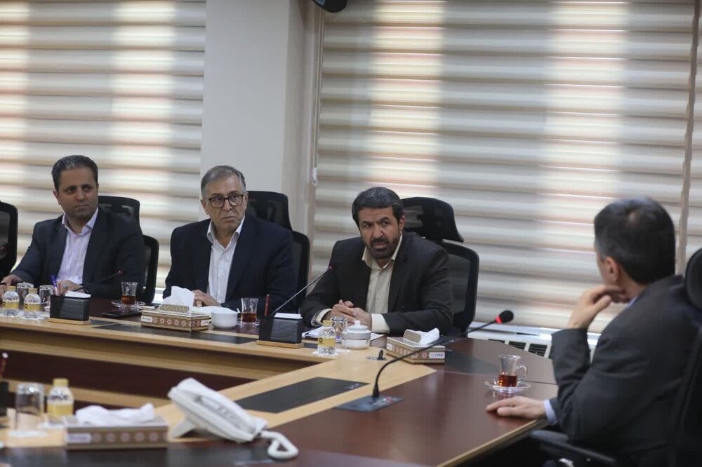 رئیس ستاد اجرایی فرمان امام (ره)،