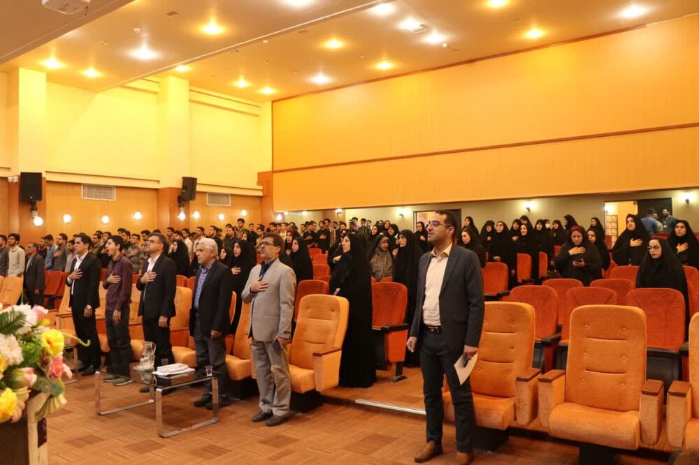 استقبال جامعه فرهنگی آران وبیدگل از رویداد معلم خلاق +عکس