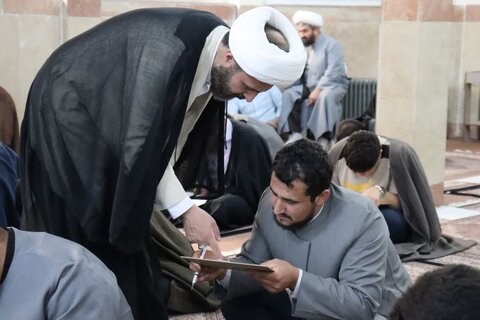 تصاویر/ برگزاری امتحانات نیمسال دوم در مدرسه علمیه امام خمینی (ره) ارومیه