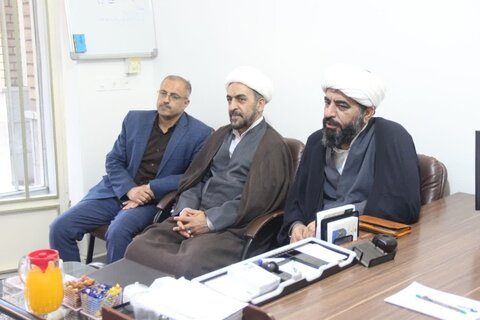تصاویر / دیدار مسئول مرکز راهبردی جذب حوزه های علمیه کشور با نماینده ولی فقیه در استان قزوین
