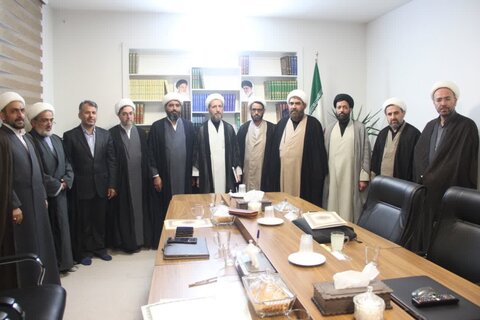 تصاویر / دیدار مسئول مرکز راهبردی جذب حوزه های علمیه کشور با نماینده ولی فقیه در استان قزوین