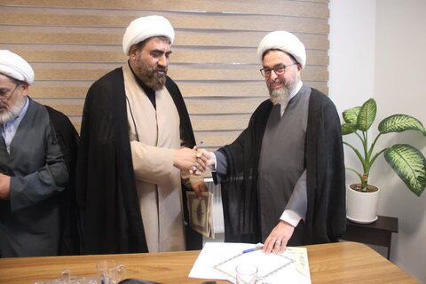 تصاویر / دیدار مسئول مرکز راهبردی جذب حوزه های علمیه کشور با نماینده ولی فقیه در استان قزوین