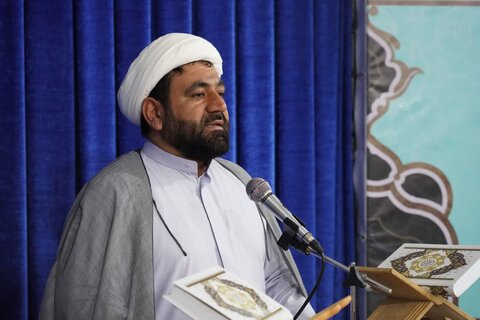 تصاویر دیدار جمعی از کارکنان یگان امنیتی سپاه لرستان با نماینده ولی فقیه در استان