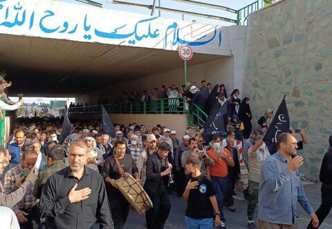 تصاویر/کاروان «رهروان روح‌الله» از استان کردستان عازم حرم مطهر امام (ره) شد