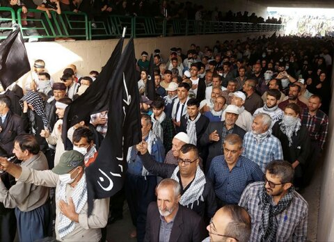 تصاویر/کاروان «رهروان روح‌الله» از استان کردستان عازم حرم مطهر امام (ره) شد