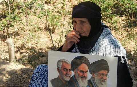 تصاویر/کاروان «رهروان روح‌الله» از استان کردستان عازم حرم مطهر امام (ره) شد