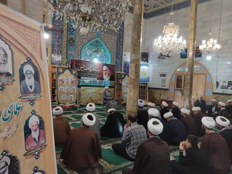 گردهمایی‌ روحانیون نهاوند بمناسبت گرامیداشت ارتحال حضرت امام خمینی (ره)