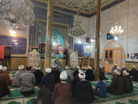 گردهمایی‌ روحانیون نهاوند بمناسبت گرامیداشت ارتحال حضرت امام خمینی (ره)