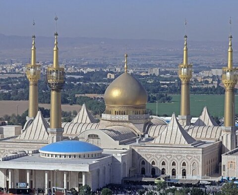 تصاویر/حضورطلاب مدرسه علمیه حضرت صدیقه طاهره غرق آباد درمرقد امام‌خمینی