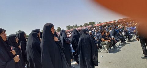 تصاویر/حضورطلاب مدرسه علمیه حضرت صدیقه طاهره غرق آباد درمرقد امام‌خمینی