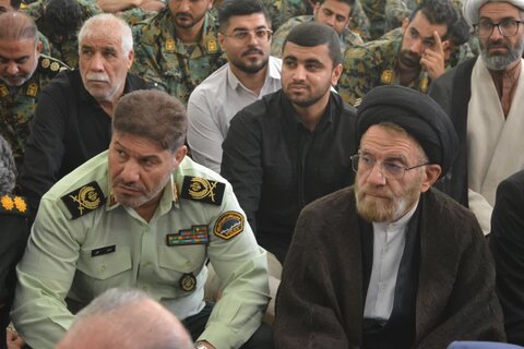 تصاویر برگزاری مراسم بزرگداشت سالگرد ارتحال ملکوتی حضرت امام (ره) در مدرسه علمیه کمالیه خرم آباد