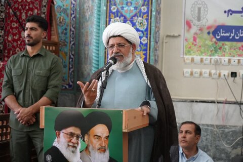 تصاویر برگزاری مراسم بزرگداشت سالگرد ارتحال ملکوتی حضرت امام (ره) در مدرسه علمیه کمالیه خرم آباد