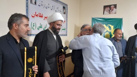تکریم از هشت پیرغلام حسینی (ع) هیات زنجیرزنی حضرت حسین ابن علی (ع) خرم آباد