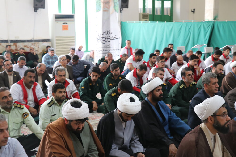 امام خمینی(ره) همواره بر اهمیت اتحاد و وحدت امت اسلامی تأکید میکردند