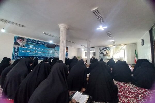 مسئولان با ادامه راه امام خمینی(ره) عزت و سربلندی کشور را حفظ کنند+ عکس