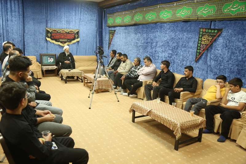 اگر مسئولی به نظام مقدّس اسلامی و ملت ایران خیانت کرد باید ظلم او را فریاد زد