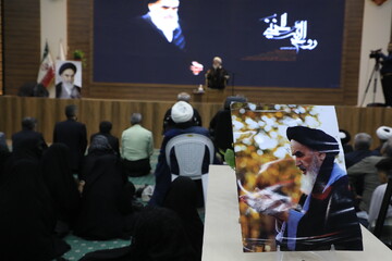 تصاویر/ مراسم سالگرد ارتحال امام خمینی(ره) در حسینیه جماران بیرجند