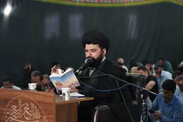 تصاویر/ قرائت دعای پرفیض عرفه در مصلای الغدیر خرم آباد