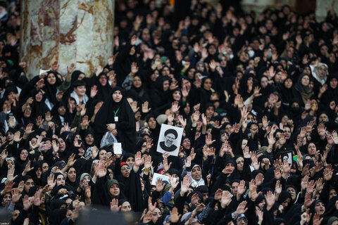 Imágenes / Ceremonia del 36º aniversario del fallecimiento del Imam Jomeini (que Dios tenga misericordia de él) con la presencia del Líder Supremo de la Revolución