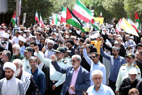 تصاویر/ راهپیمایی باشکوه مردم قم در سالروز قیام ۱۵ خرداد