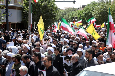 تصاویر/ راهپیمایی باشکوه مردم قم در سالروز قیام ۱۵ خرداد
