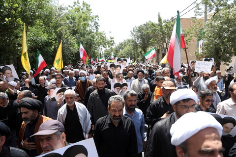 تصاویر/ راهپیمایی باشکوه مردم قم در سالروز قیام ۱۵ خرداد