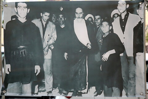 تصاویر/ نمایشگاه عکس یادمان امام خمینی (ره)