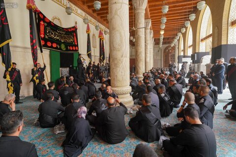 موكب العتبة العلوية المقدسة يُحيي مراسم عزاء استشهاد مسلم بن عقيل (ع) في مرقده الطاهر