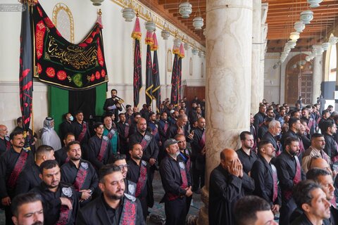 موكب العتبة العلوية المقدسة يُحيي مراسم عزاء استشهاد مسلم بن عقيل (ع) في مرقده الطاهر