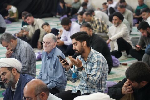 تصاویر قرائت دعای پرفیض عرفه در مصلای الغدیر خرم آباد