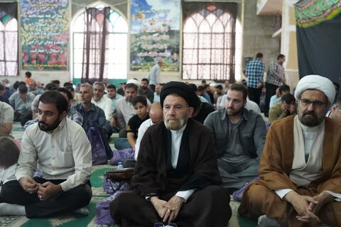 تصاویر قرائت دعای پرفیض عرفه در مصلای الغدیر خرم آباد