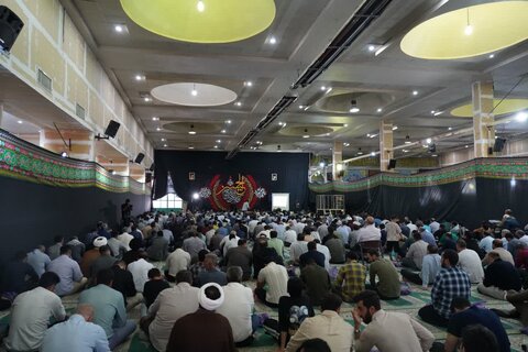 تصاویر قرائت دعای پرفیض عرفه در مصلای الغدیر خرم آباد