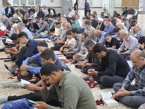 تصاویر/ مراسم معنوی دعای عرفه در امامزاده داوود(ع) قمصر