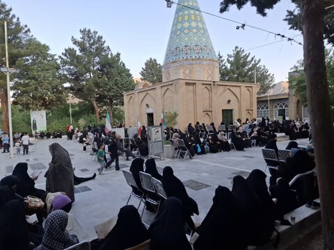 تصاویر/ مراسم معنوی دعای عرفه در امامزاده داوود(ع) قمصر